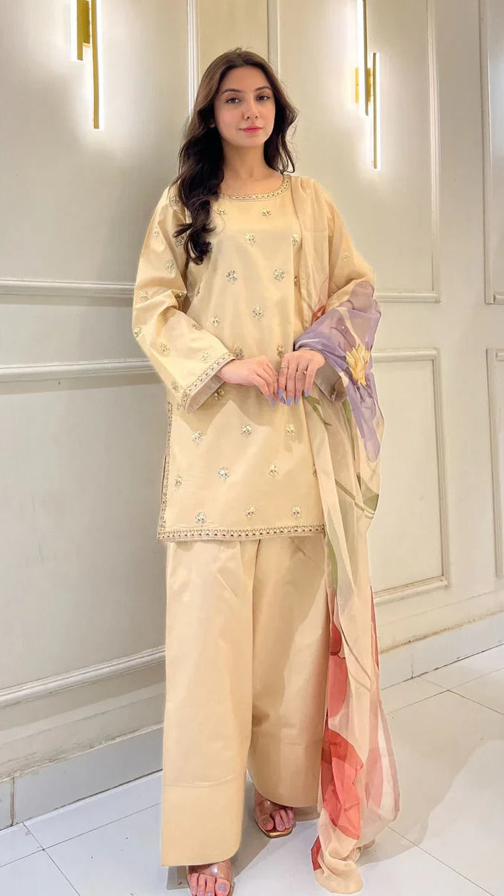 Sahara Farshi Shalwar
